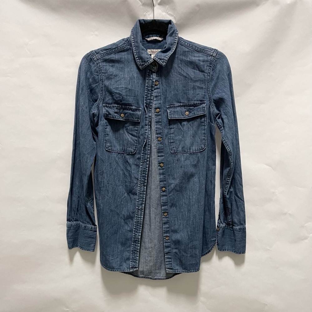 Blue Jean shacket in size xs